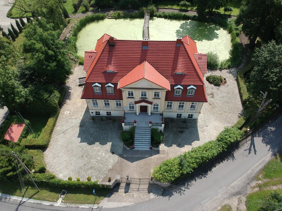 Palac W Badzowie Polkowice Exterior photo