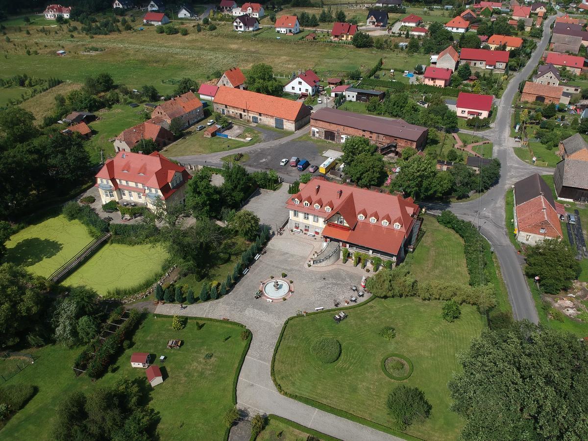 Palac W Badzowie Polkowice Exterior photo